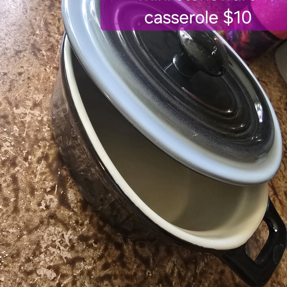 Black and White Casserole Dish with Lid